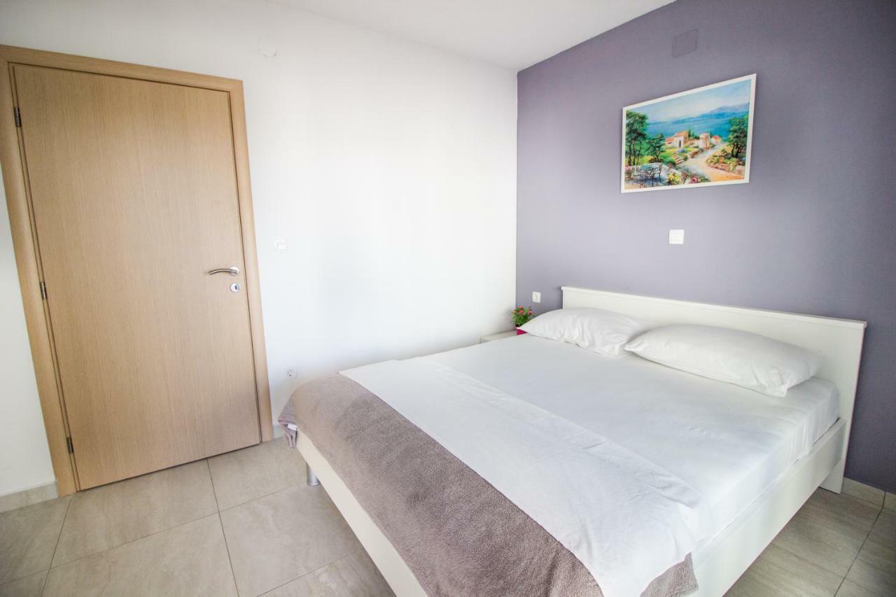 Colic Lägenhet Njivice Exteriör bild