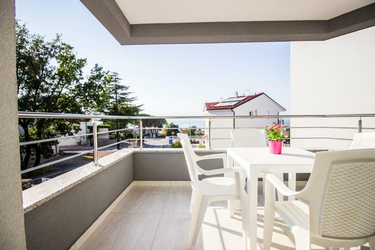 Colic Lägenhet Njivice Exteriör bild