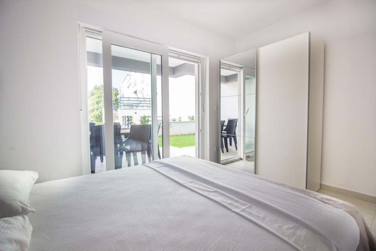 Colic Lägenhet Njivice Exteriör bild