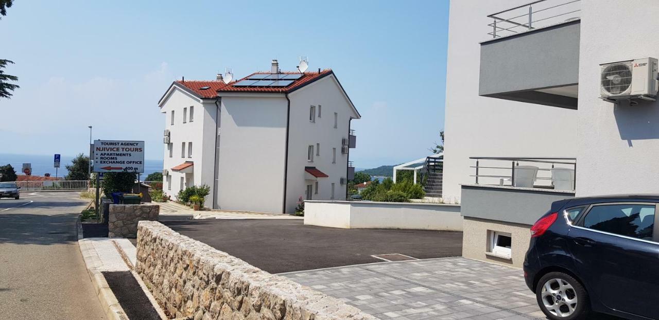 Colic Lägenhet Njivice Exteriör bild
